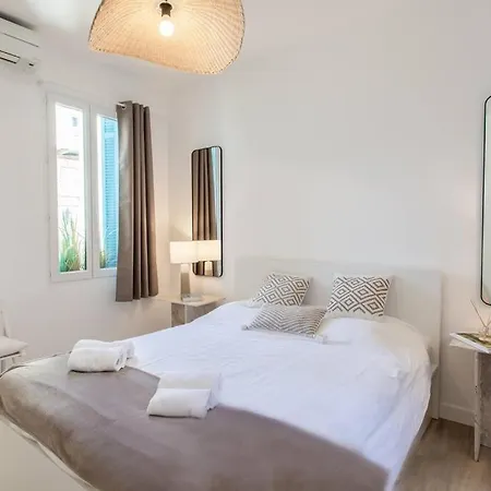 Apartman A1 2bdr Modern Chic Flat Ac 3min From Sandy Beaches *