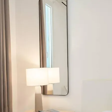 A1 2bdr Modern Chic Flat Ac 3min From Sandy Beaches Апартаменти