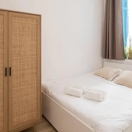 A1 2bdr Modern Chic Flat Ac 3min From Sandy Beaches Appartement Antibes