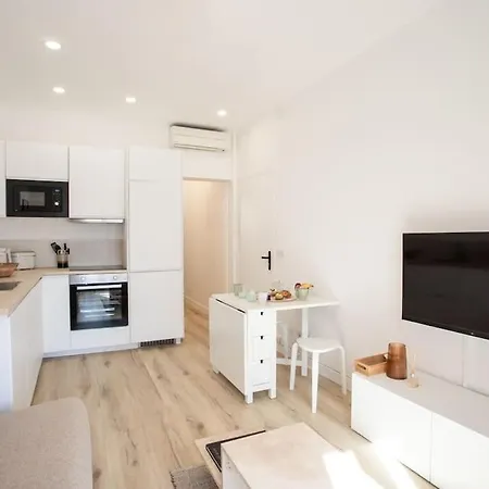A1 2bdr Modern Chic Flat Ac 3min From Sandy Beaches Antibes